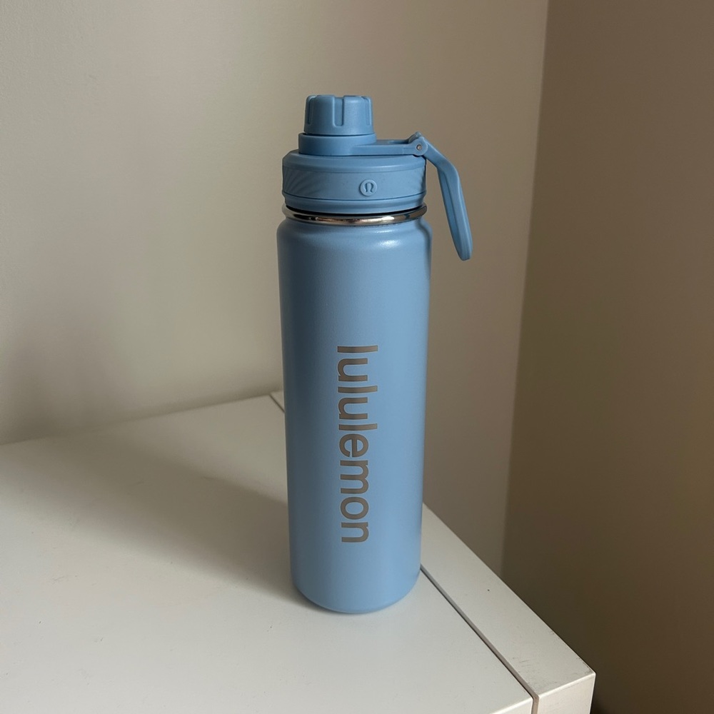 Lululemon Back to Life Sports Water Bottle